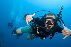 Everything You Need to Know About Becoming a Professional Scuba Diver